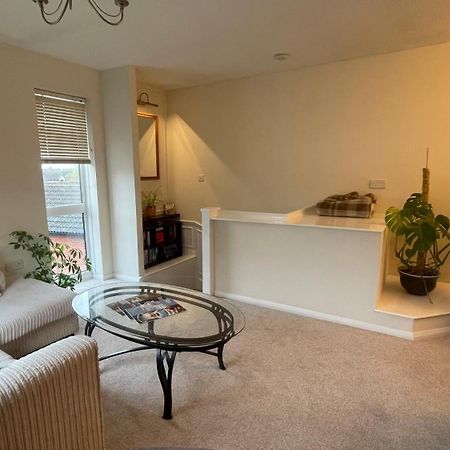 Entire Home With Private Entrance Earley Екстер'єр фото